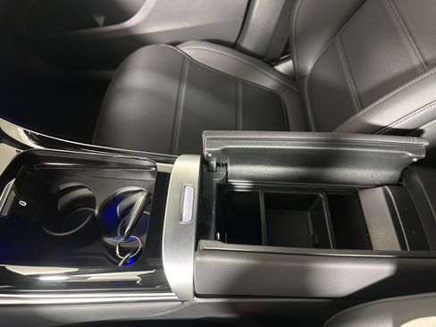 Used 2026 Mercedes-Benz GLC 300 4MATIC image 18