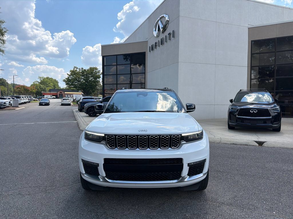 Used 2024 Jeep Grand Cherokee L Summit AWD/4WD image 3