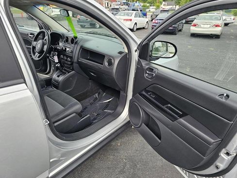 Used 2013 Jeep Compass Sport image 6