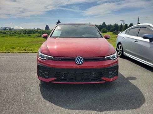 Used 2025 Volkswagen GTI SE FWD image 2