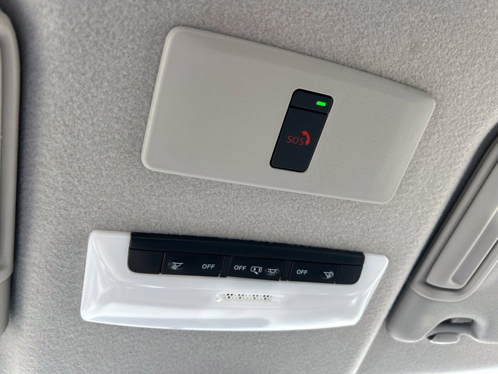 Certified 2024 Nissan Kicks SR w/ SR Premium Package FWD image 38