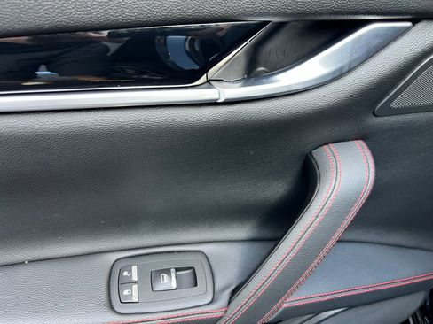 Used 2019 Maserati Ghibli S Q4 AWD/4WD image 38