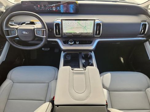 New 2026 Ford Expedition Max Platinum w/ Platinum Ultimate Package AWD/4WD image 11