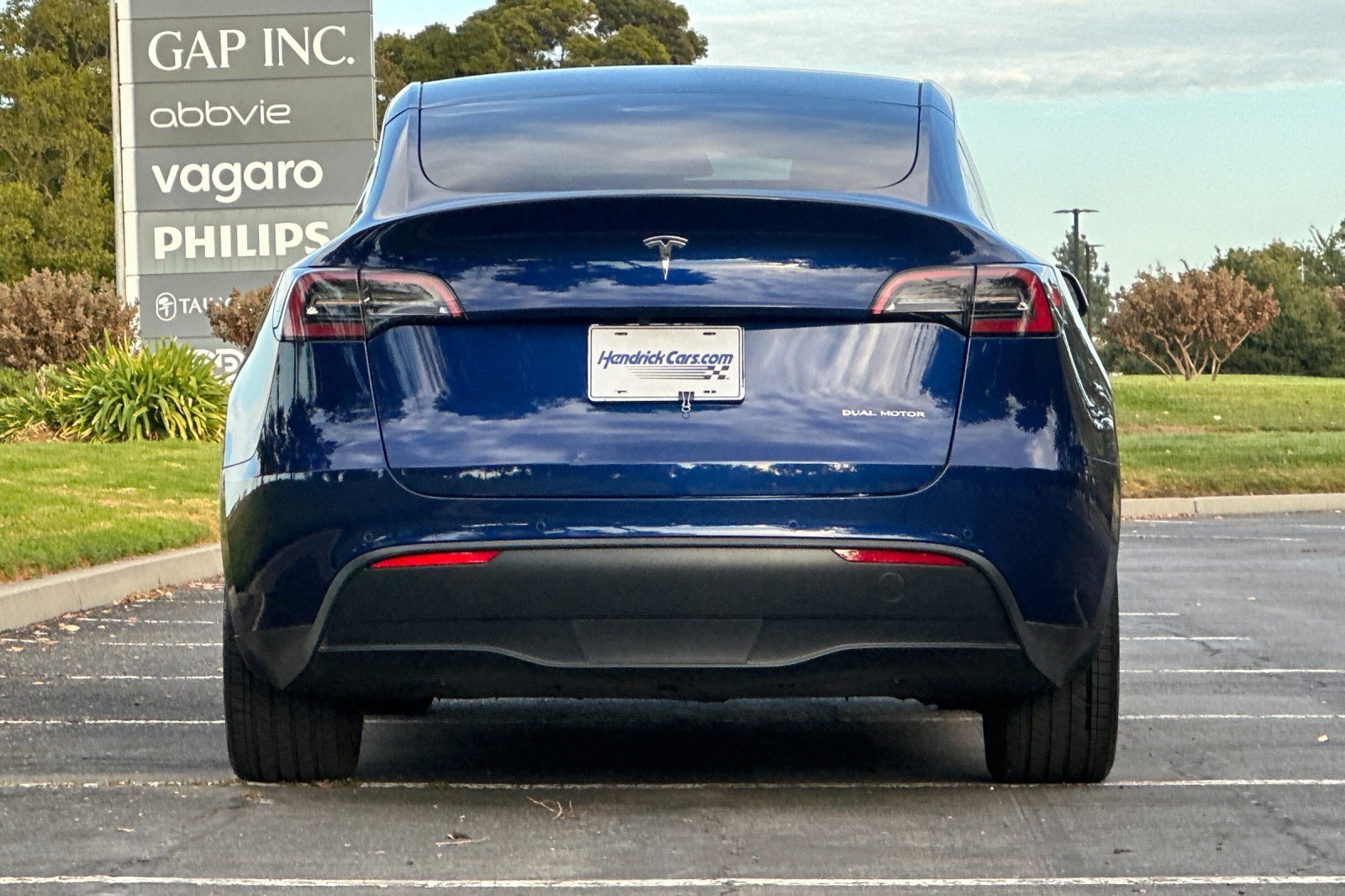 Used 2022 Tesla Model Y Long Range AWD/4WD image 6