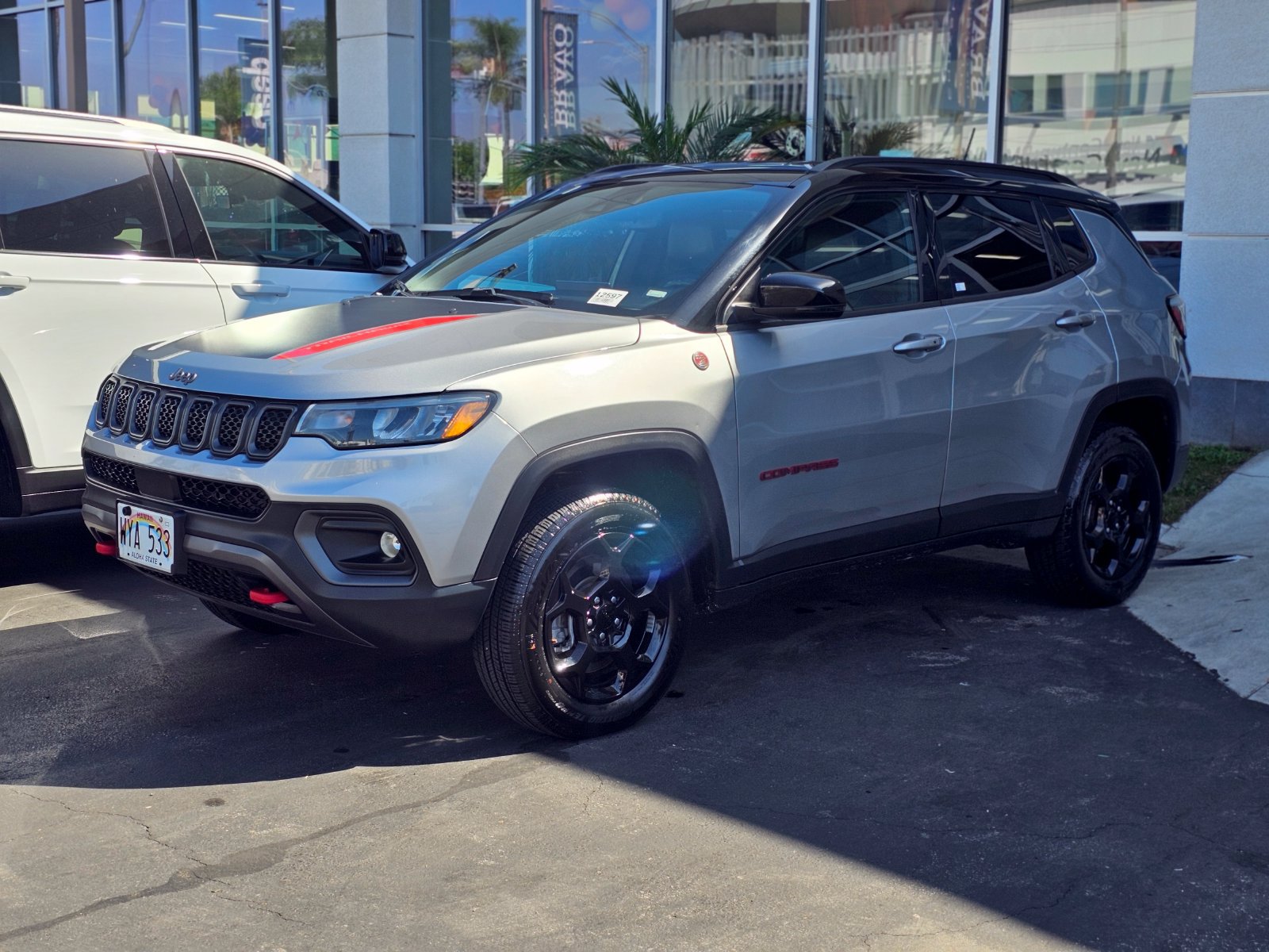 Used 2024 Jeep Compass Trailhawk AWD/4WD image 2