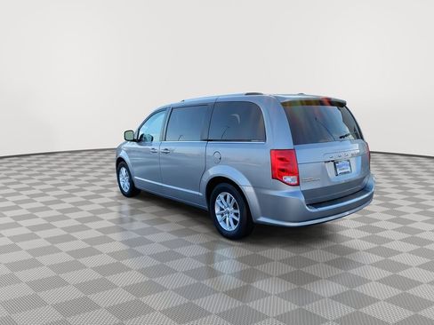 Used 2019 Dodge Grand Caravan SXT image 5