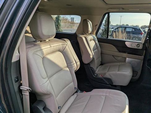 Used 2022 Lincoln Navigator L Reserve image 16