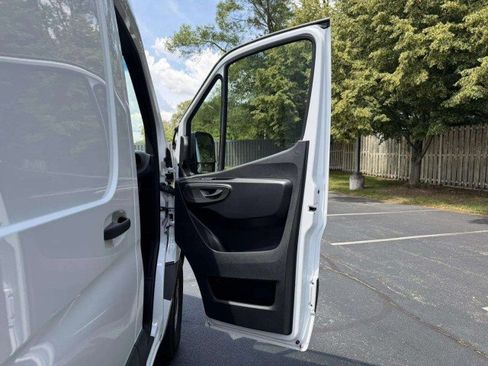 Used 2025 Mercedes-Benz Sprinter 2500 image 19