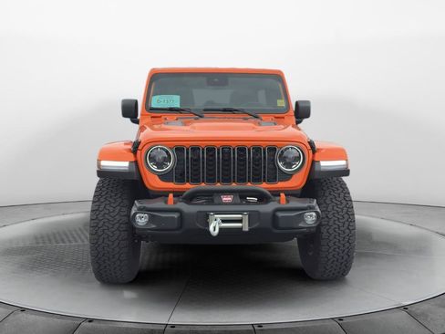 Used 2025 Jeep Wrangler Unlimited Rubicon AWD/4WD image 7