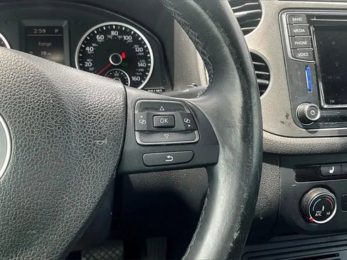 Used 2017 Volkswagen Tiguan S image 19