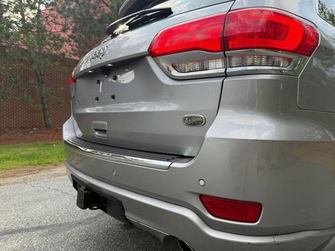 Used 2018 Jeep Grand Cherokee Overland AWD/4WD image 30