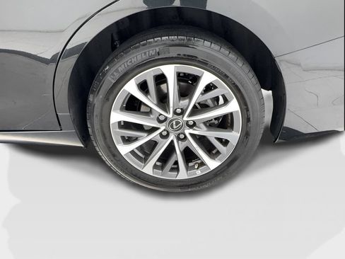 Used 2022 Lexus ES 250 w/ Accessory Package AWD/4WD image 12