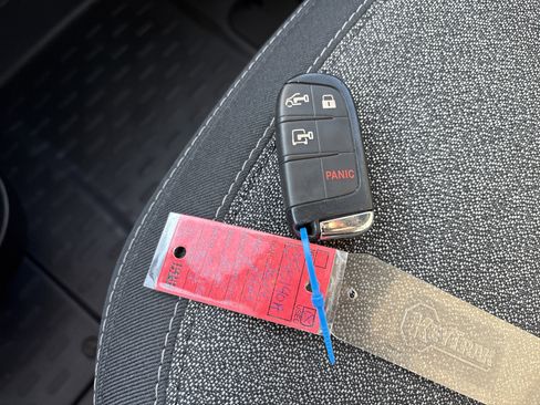 Used 2024 RAM ProMaster 2500 w/ Premium Convenience Group image 36