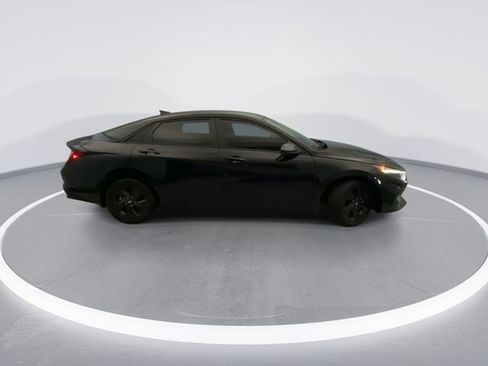Used 2023 Hyundai Elantra SEL FWD image 7