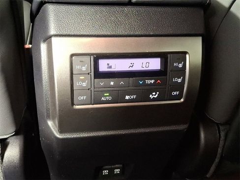 Used 2022 Lexus GX 460 Premium w/ Premium Package image 14