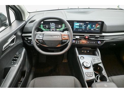 New 2026 Kia Sportage LX image 13