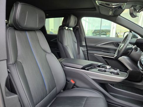 Certified 2025 Cadillac Lyriq Luxury w/ LPO, Floor Liner Package image 29