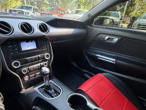 Used 2020 Ford Mustang GT RWD image 17