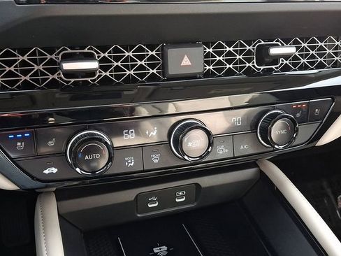 Used 2023 Honda Accord Touring image 16