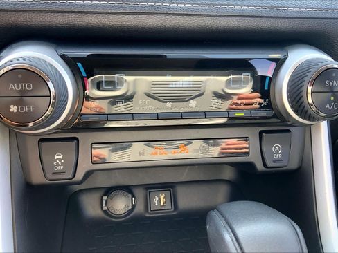 Used 2024 Toyota RAV4 XLE FWD image 36