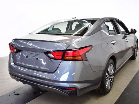 Used 2025 Nissan Altima 2.5 SV image 7
