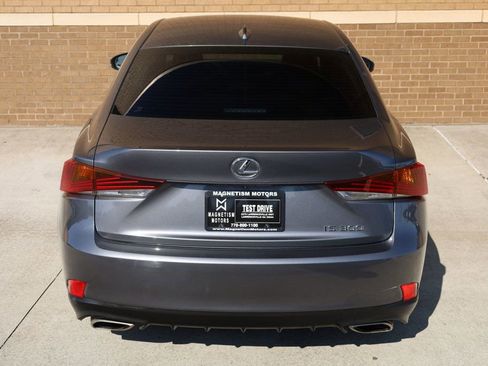 Used 2019 Lexus IS 300 image 9
