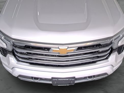 Used 2023 Chevrolet Silverado 1500 High Country w/ High Country Premium Package AWD/4WD image 16