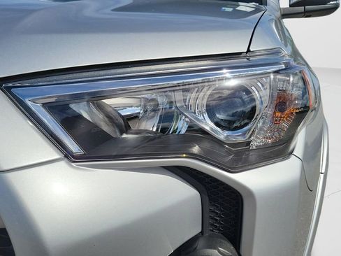 Certified 2023 Toyota 4Runner TRD Off-Road Premium w/ Moonroof Package AWD/4WD image 25