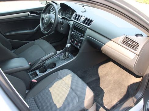 Used 2014 Volkswagen Passat 2.5 S FWD image 13