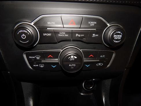Used 2020 Dodge Charger R/T w/ Plus Group RWD image 19