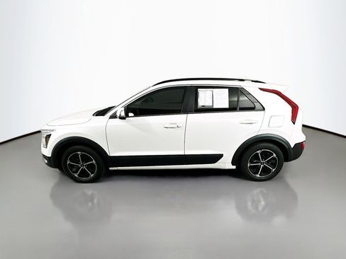Used 2023 Kia Niro EX FWD image 4