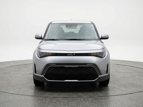 Used 2025 Kia Soul LX w/ LX Technology Package image 2