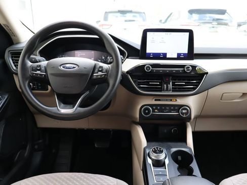 Used 2020 Ford Escape SE image 5
