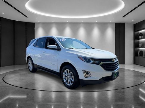 Used 2018 Chevrolet Equinox LT FWD image 2