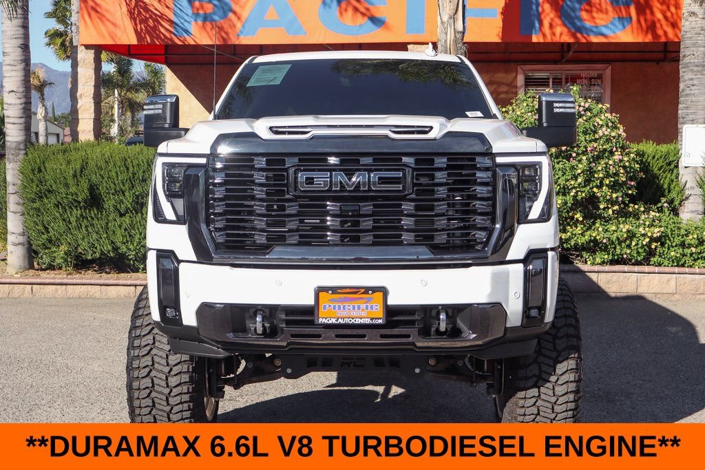 Used 2024 GMC Sierra 2500 Denali Ultimate AWD/4WD image 3