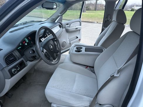 Used 2007 Chevrolet Tahoe LS image 9