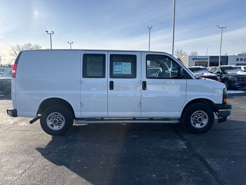 Used 2024 GMC Savana 2500 w/ Driver Convenience Package image 6