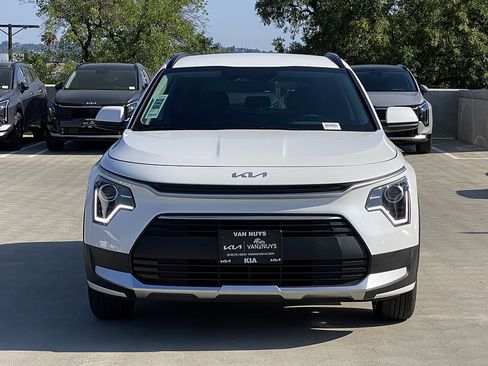 New 2026 Kia Niro LX FWD image 8