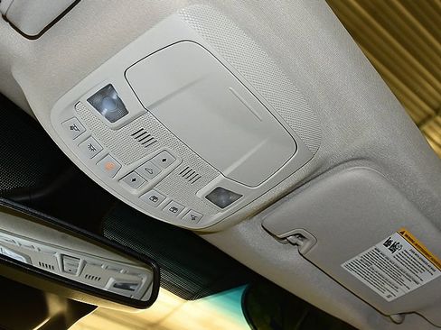 Used 2022 Ford Edge Titanium AWD/4WD image 30