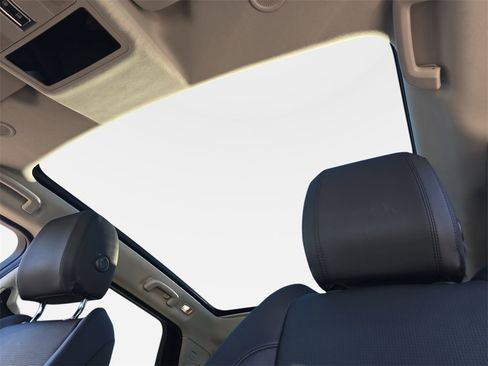 Certified 2025 Land Rover Discovery Sport S image 30