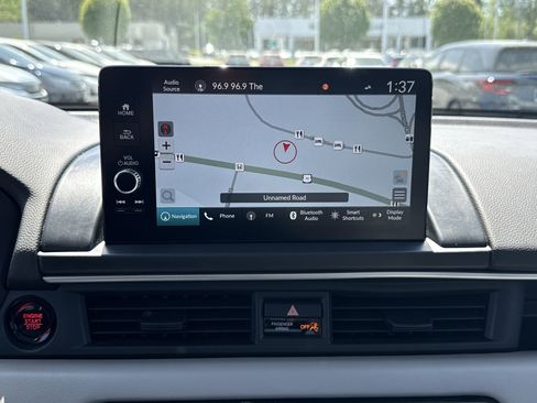 Used 2025 Honda Pilot Touring image 24