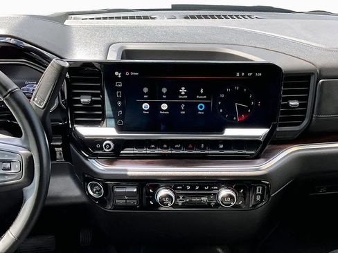 Used 2025 GMC Sierra 1500 SLT RWD image 7