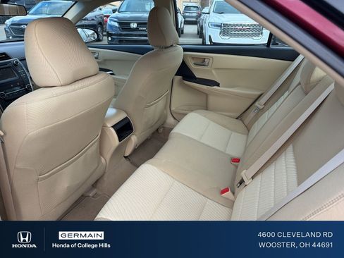 Used 2015 Toyota Camry LE w/ Four Season Floor Mat Package image 10