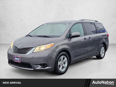 Used 2017 Toyota Sienna LE