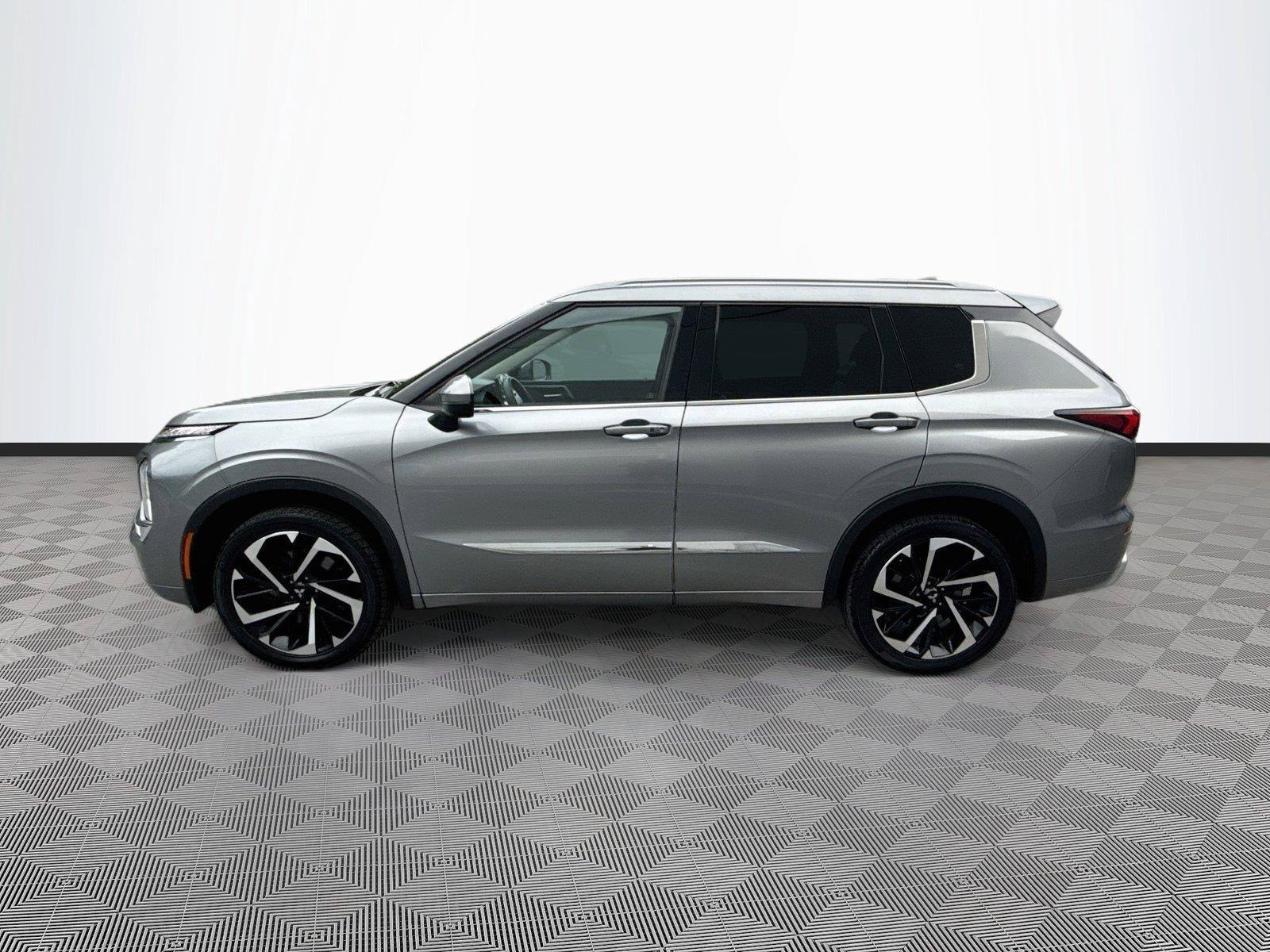Used 2022 Mitsubishi Outlander SEL FWD image 4