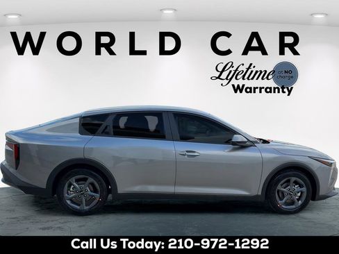 New 2026 Kia K4 FWD image 2