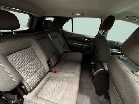 Used 2019 Chevrolet Equinox LT w/ Driver Convenience Package image 14