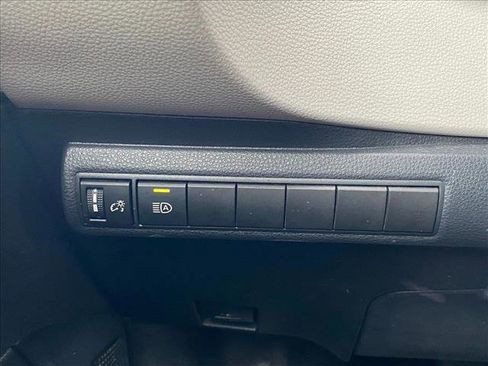 Used 2022 Toyota Corolla LE FWD image 16