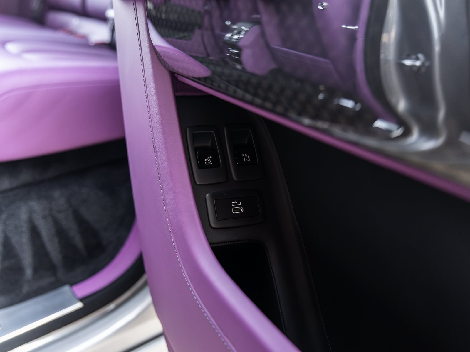 New 2027 Rolls-Royce Cullinan Black Badge AWD/4WD image 45