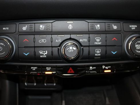 Used 2025 Dodge Durango R/T image 33